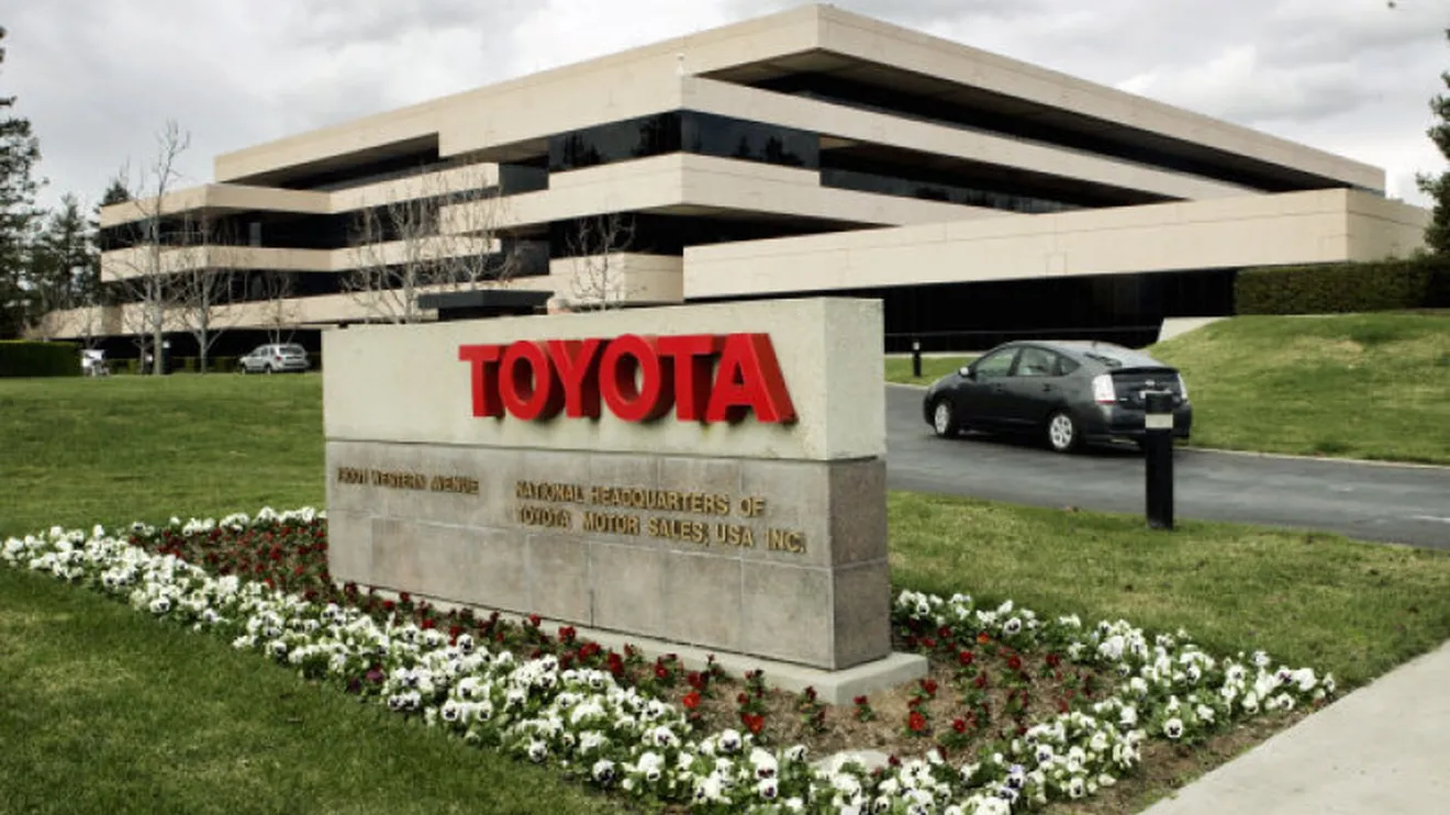 Toyota lidera el Top 10 de marcas de coches más valiosas de 2016