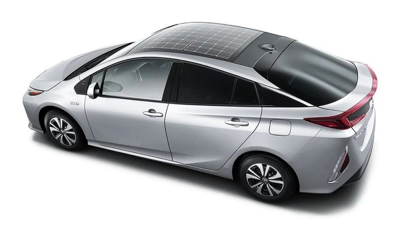 El Toyota Prius estrenará paneles solares en el techo en Europa y Japón