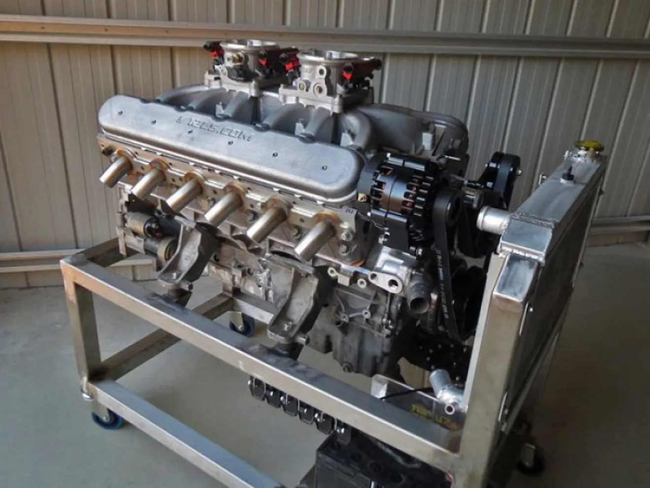 Un taller junta dos bloques V8 LS y monta un salvaje V12 de 8.5 litros y 727 CV