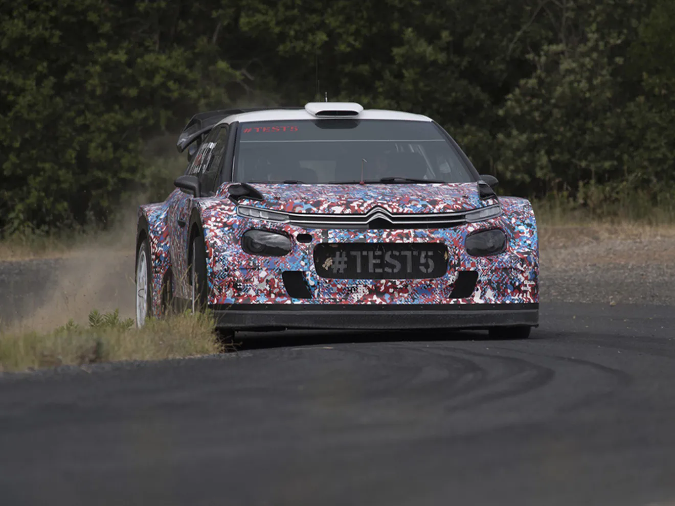 Inicio de los test sobre asfalto para el Citroën C3 WRC 2017