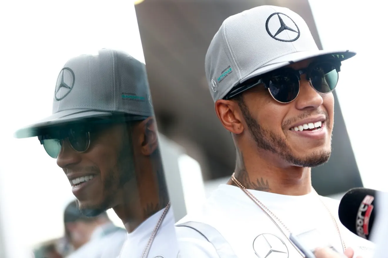 Hamilton sugiere a Mercedes que le monte dos motores nuevos en un mismo GP