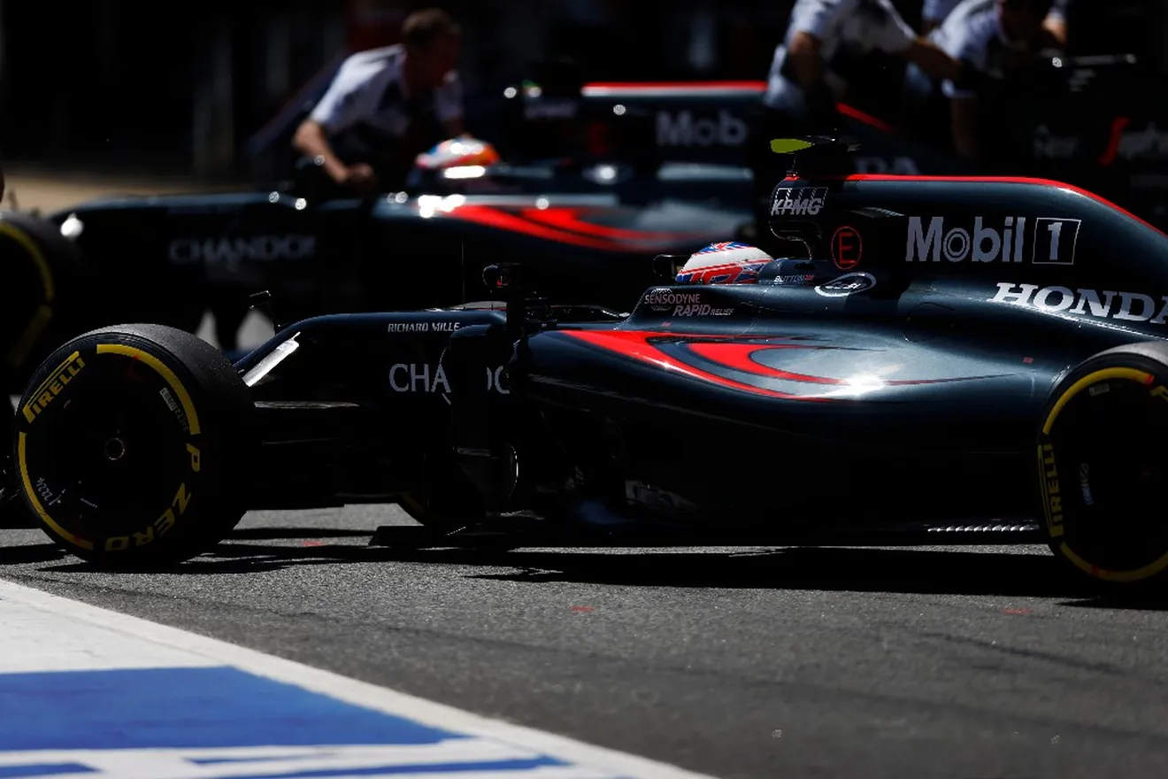 Honda gasta dos tokens en Silverstone: más potencia para Alonso y Button