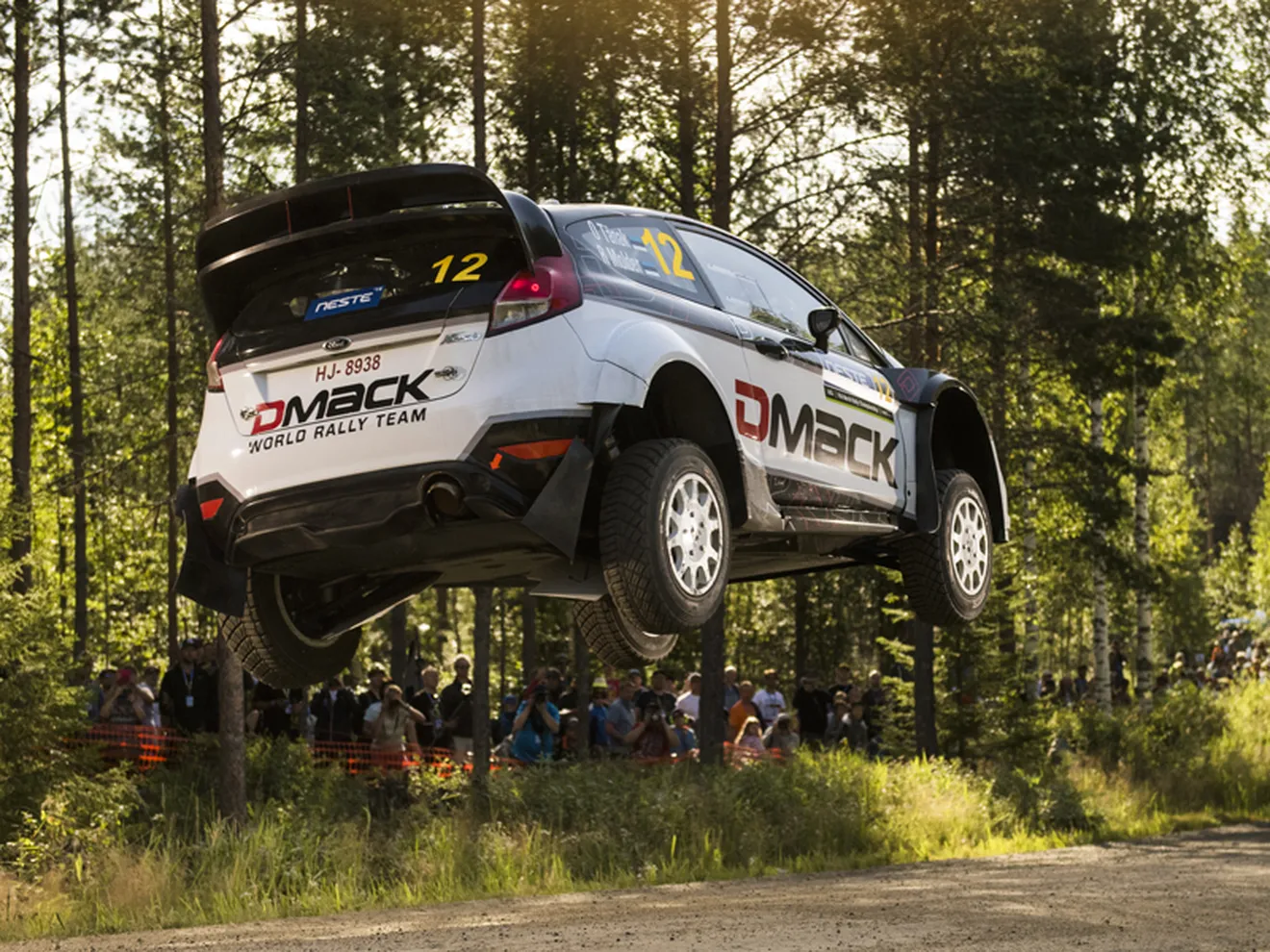 Tänak y Mikkelsen comparten liderato del Rally de Finlandia