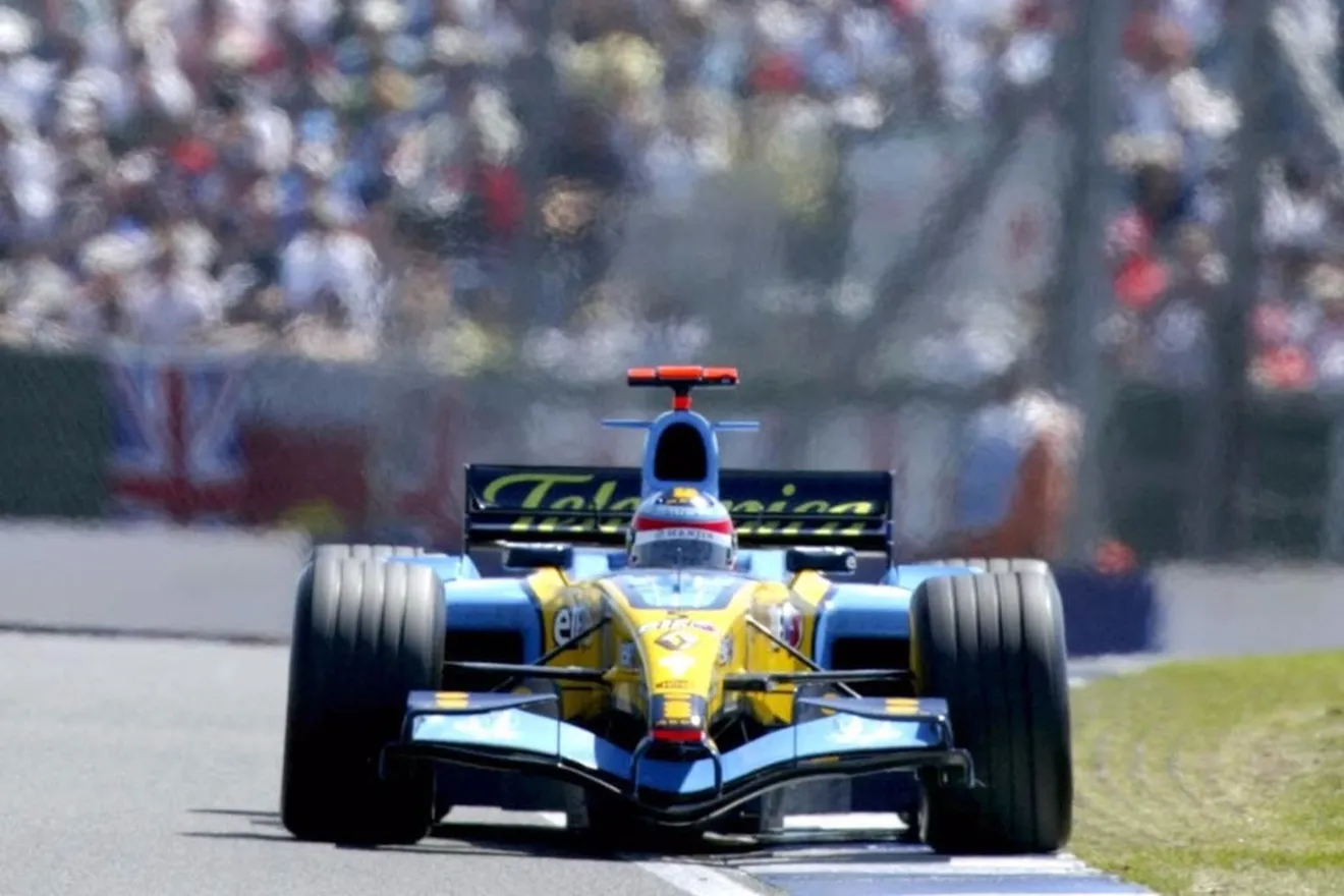 [Vídeo] Alonso vs Räikkönen. Duelo por la pole en Silverstone 2005