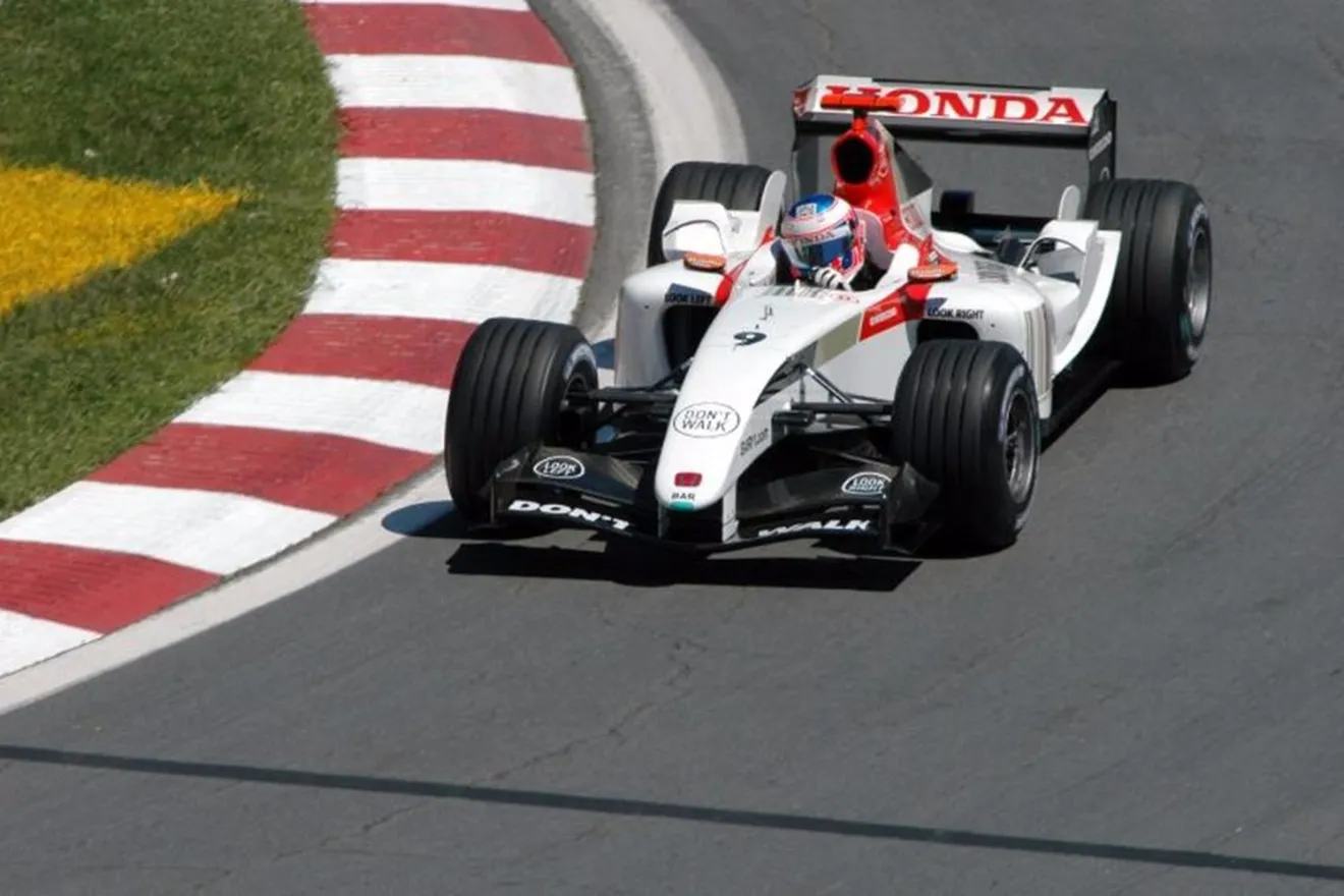 [Vídeo] Hockenheim 2004: el día que Button venció a Alonso 'con una mano'