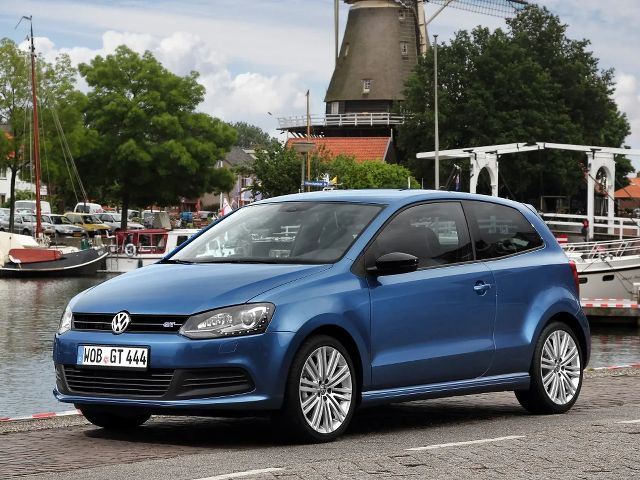 Holanda - Julio 2016: El Volkswagen Polo se hace con el liderato