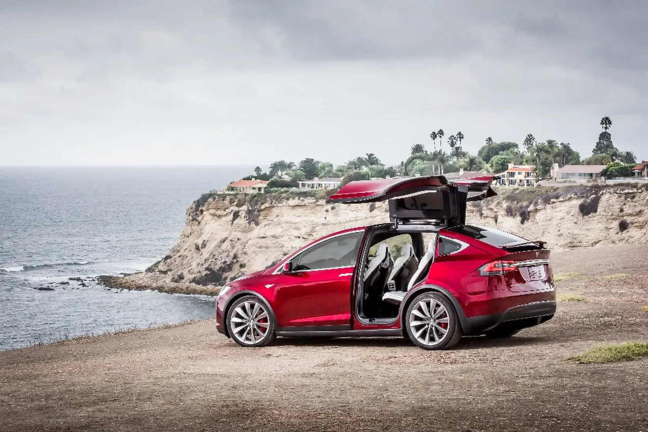 Noruega - Agosto 2016: El nuevo Tesla Model X ya está entre los más vendidos