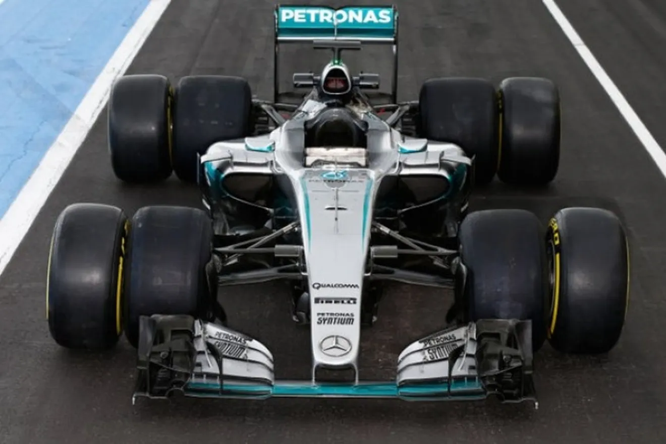 Hamilton y Rosberg se estrenarán con los Pirelli de 2017 la próxima semana