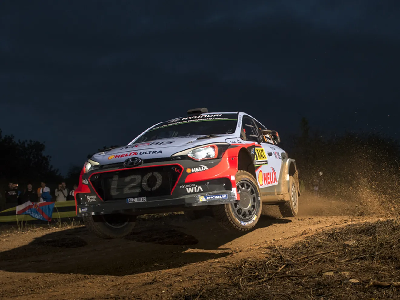 Hyundai busca su primer podio en el Rally de Gales