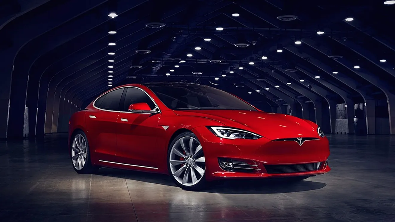 El Tesla Model S domina el mercado de las berlinas de lujo en Estados Unidos