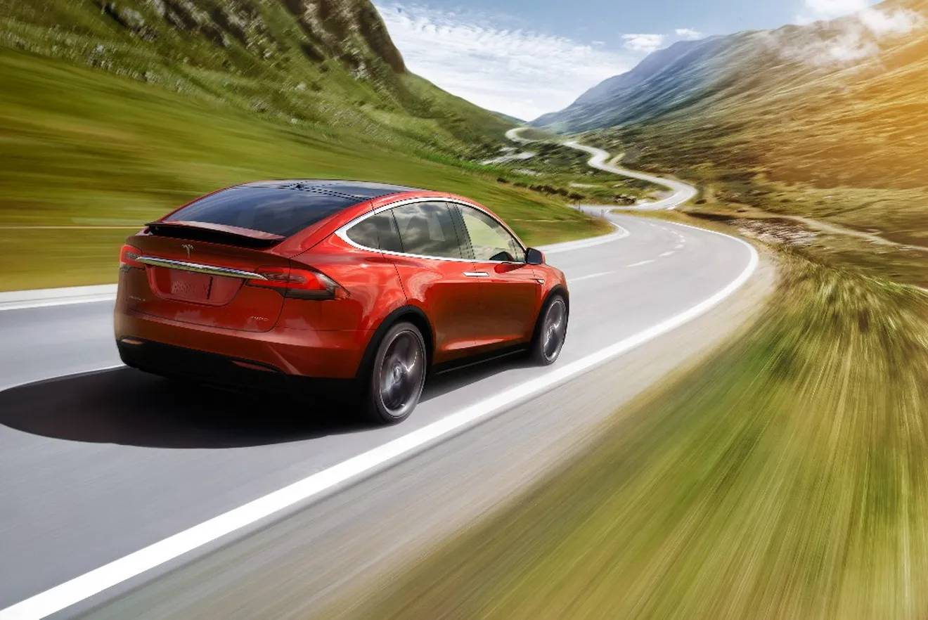 Noruega - Septiembre 2016: El nuevo Tesla Model X arrasa