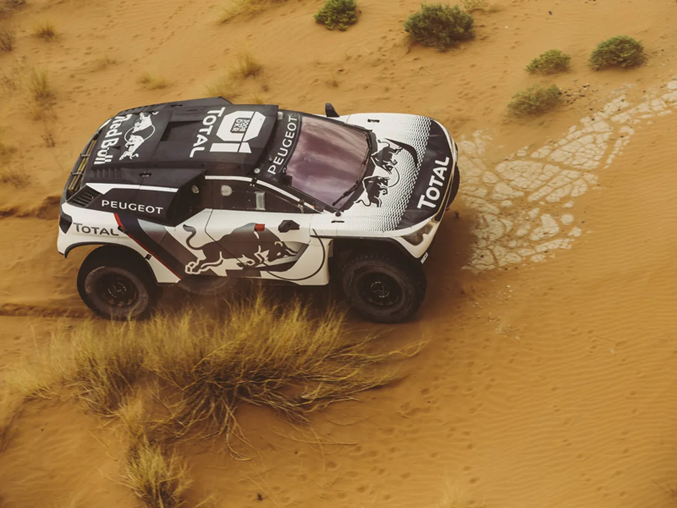 ¿Veremos un quinto Peugeot 3008 DKR en el Dakar 2017?