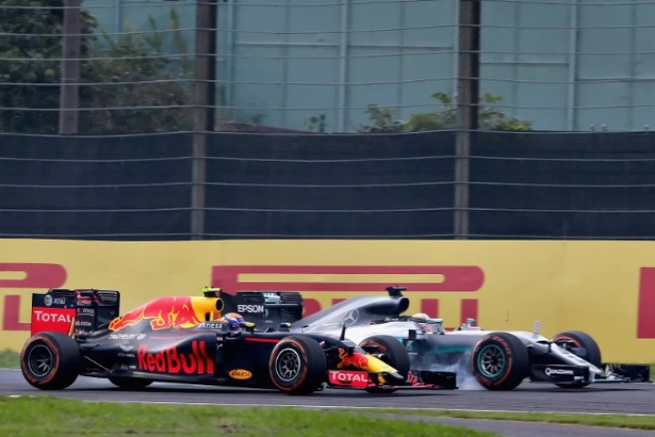 Verstappen acaba segundo tras un intenso duelo con Hamilton