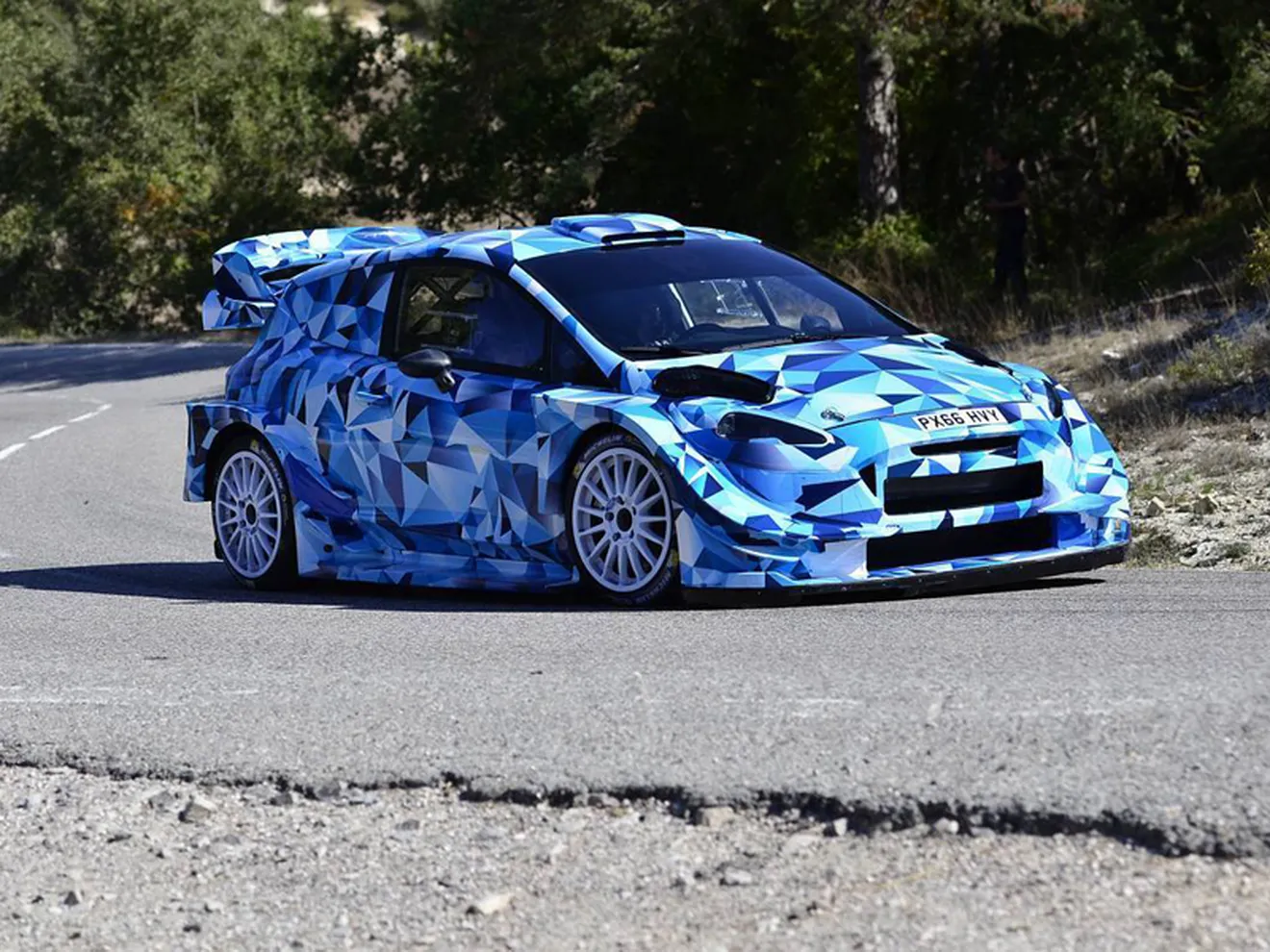 Test de los nuevos World Rally Cars de M-Sport y Toyota