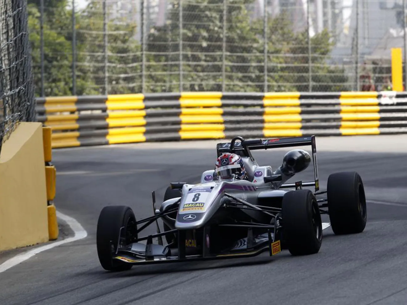 George Russell se alza con la pole del GP de Macao de F3