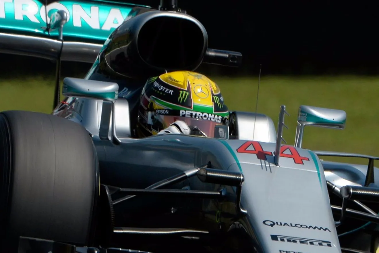 Hamilton se lleva la caótica carrera de Interlagos