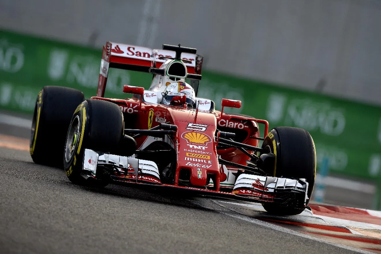 Los Ferrari y Verstappen presentan armas antes de la última clasificación de 2016
