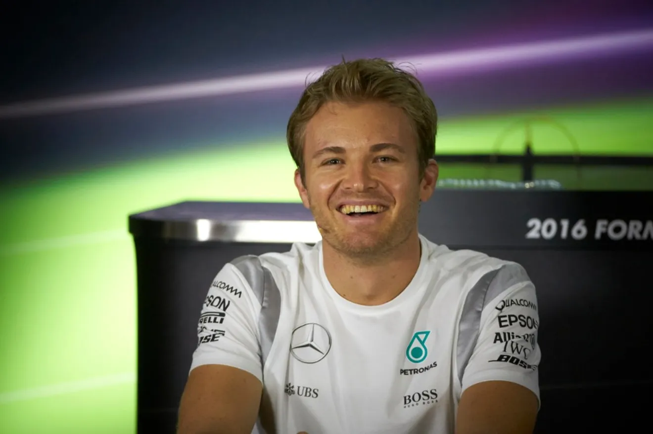 Rosberg quiere título y victoria en Abu Dhabi
