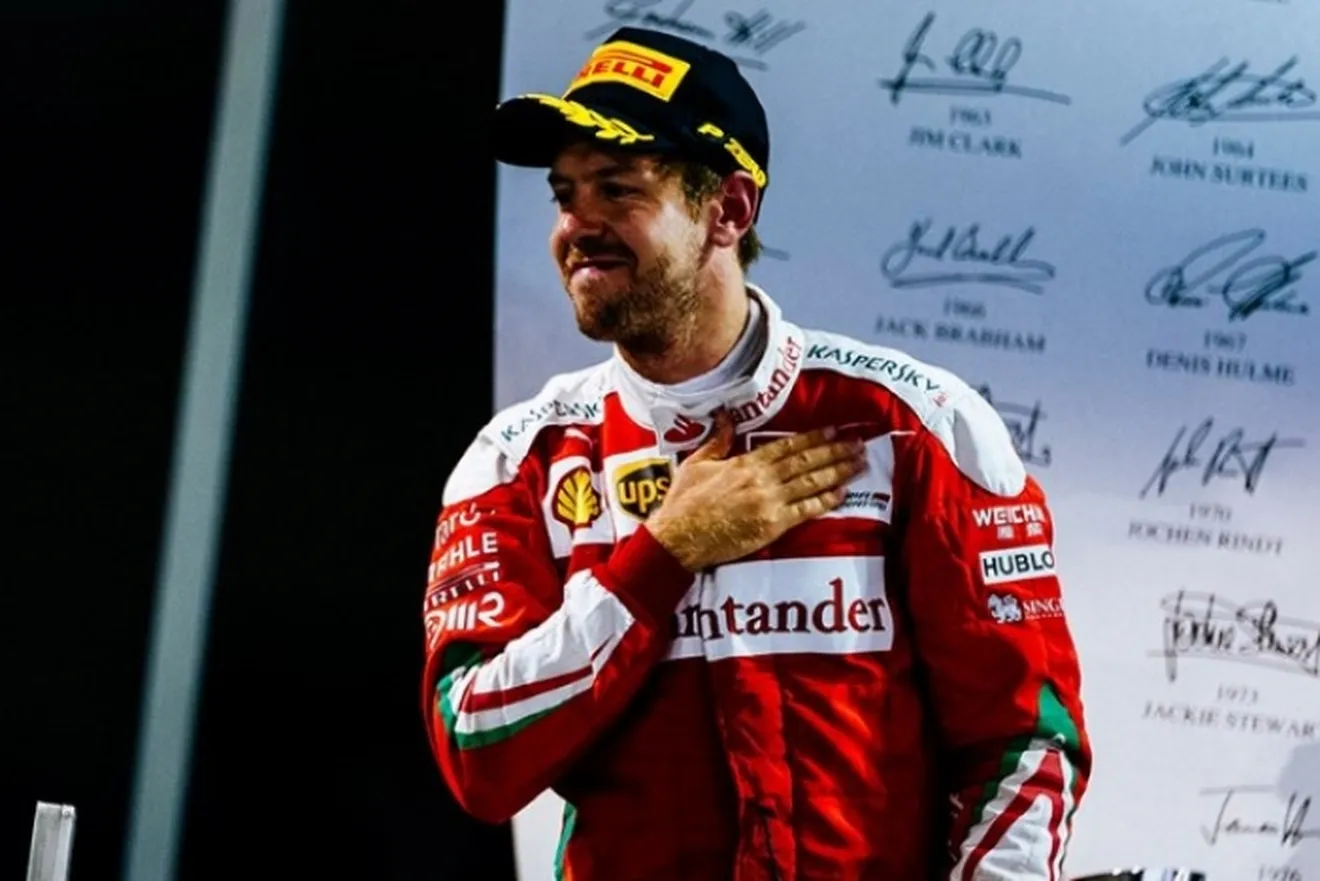 Vettel califica la estrategia de Hamilton de "trucos sucios"