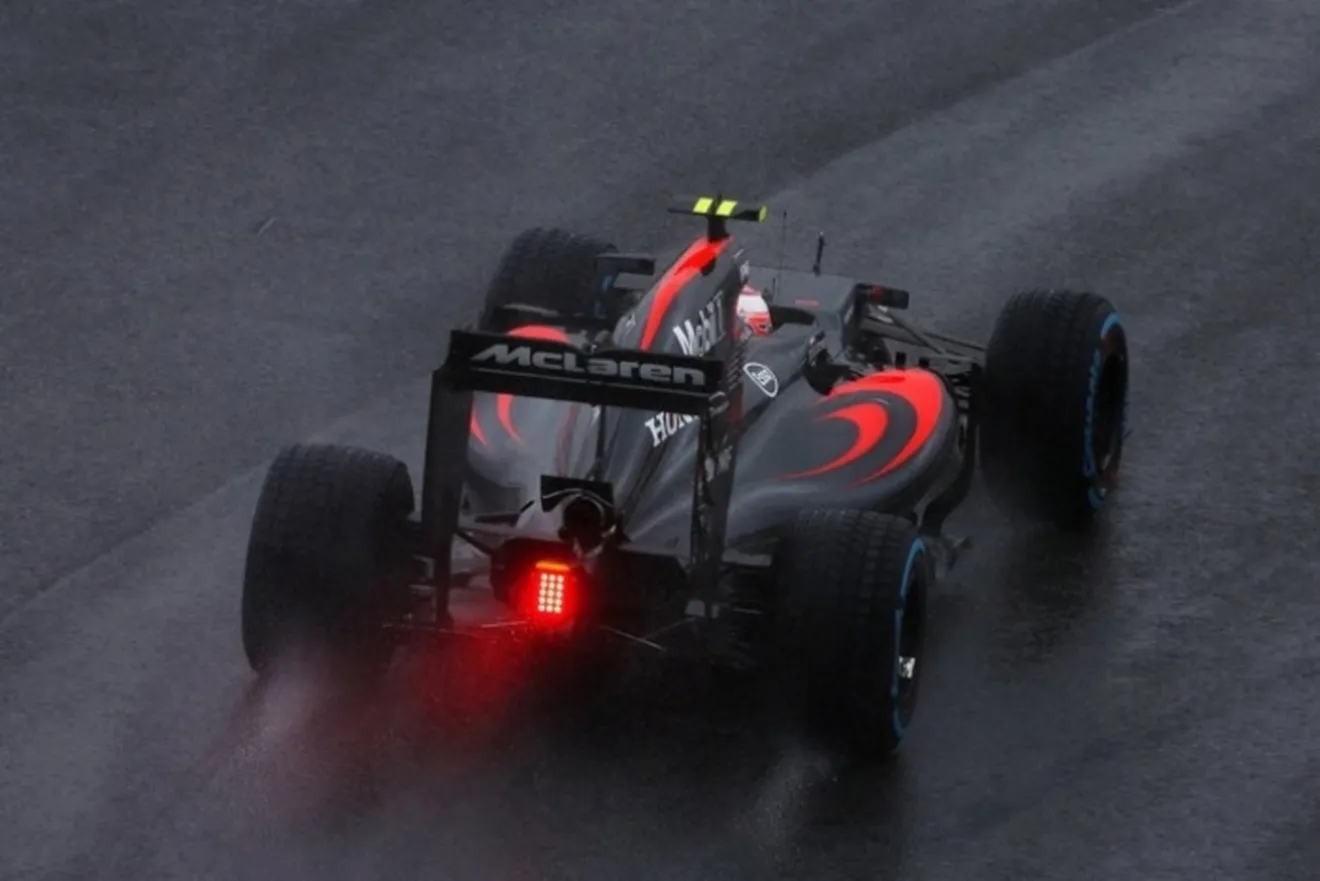 Fernando Alonso sugiere cambios para mejorar la visibilidad en lluvia