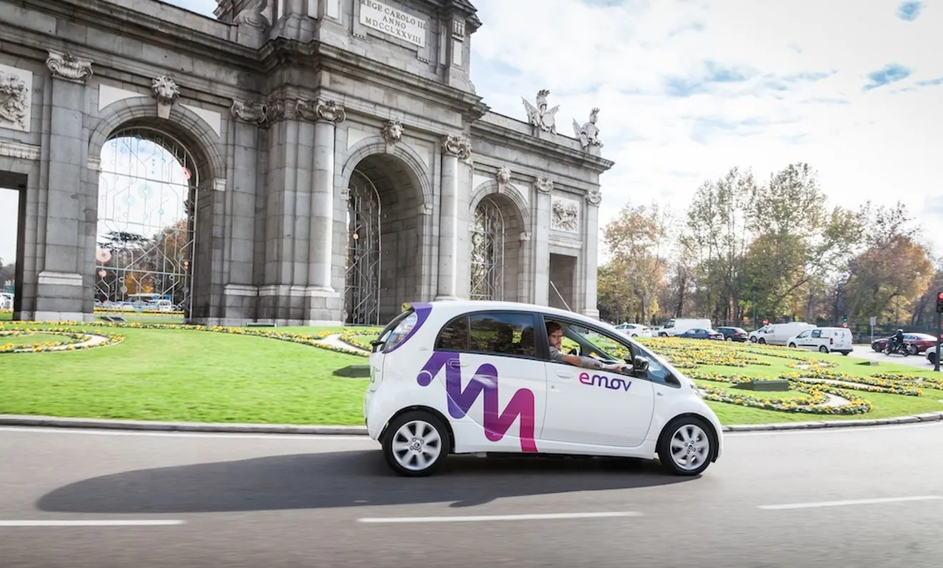 Con o sin conductor, el filón de los coches eléctricos en Madrid
