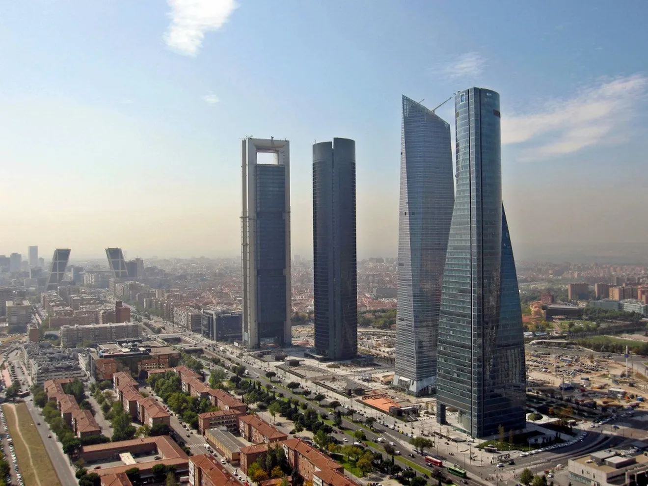 Los vehículos de etiqueta ECO tendrán 50 por ciento de descuento al aparcar en Madrid