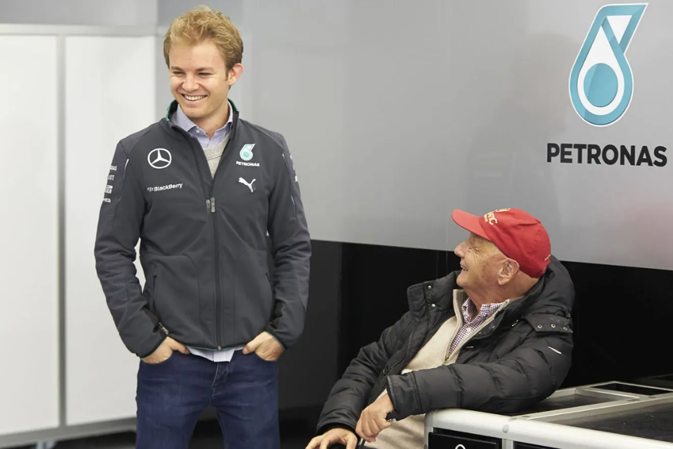 Lauda: "La mitad de la parrilla se ha ofrecido a Mercedes"