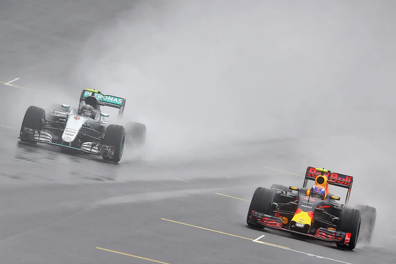 Mercedes será el rival a batir en 2017 según Ricciardo
