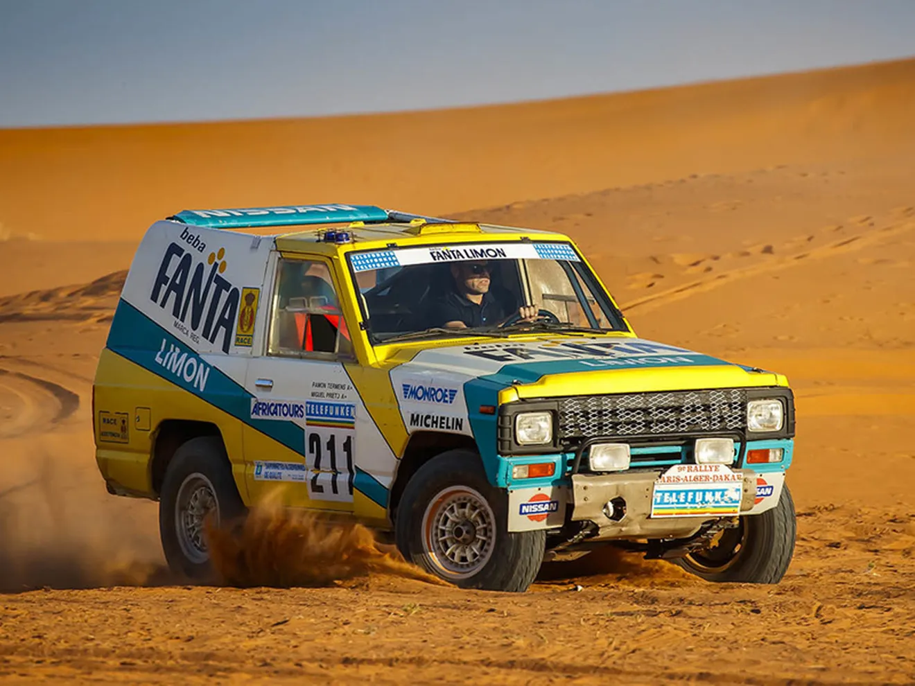 Nissan restaura el Patrol 'Fanta Limón' del Dakar 1987