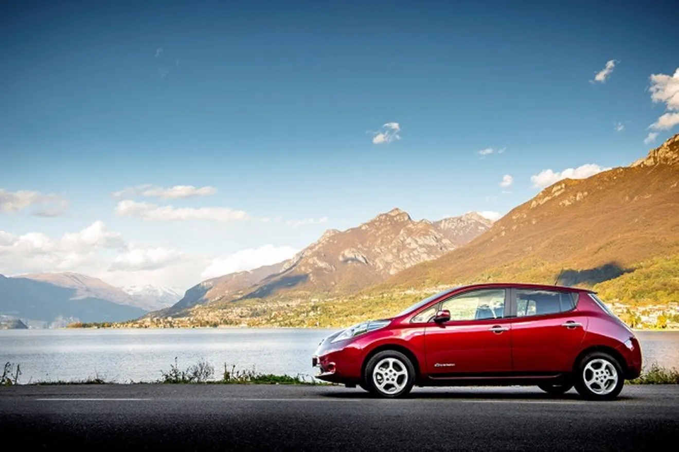 Nissan Leaf - lateral
