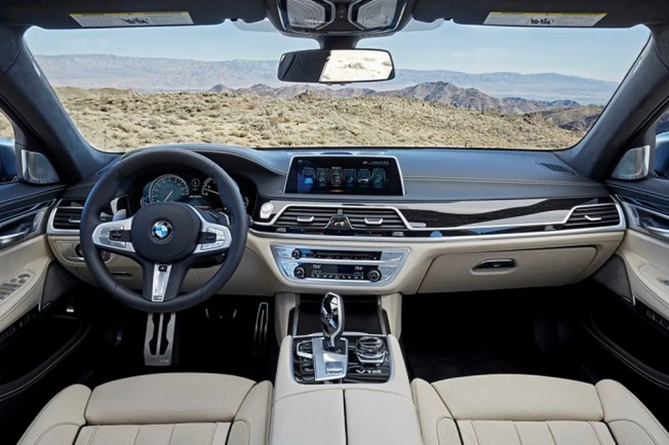 BMW M760Li xDrive 2017 - interior