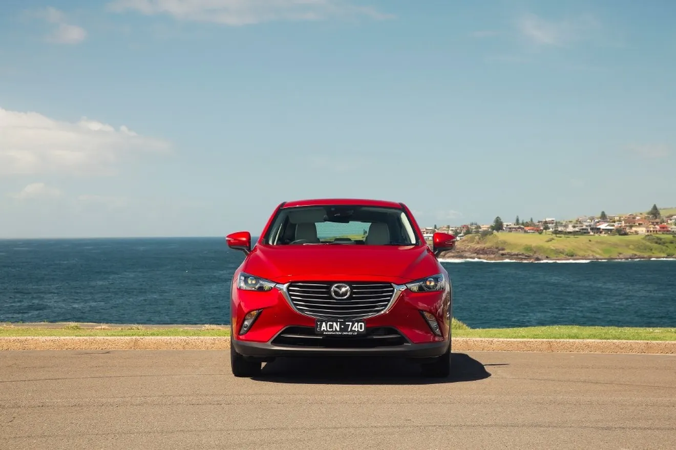Australia - Enero 2017: Tres modelos de Mazda en el Top 10