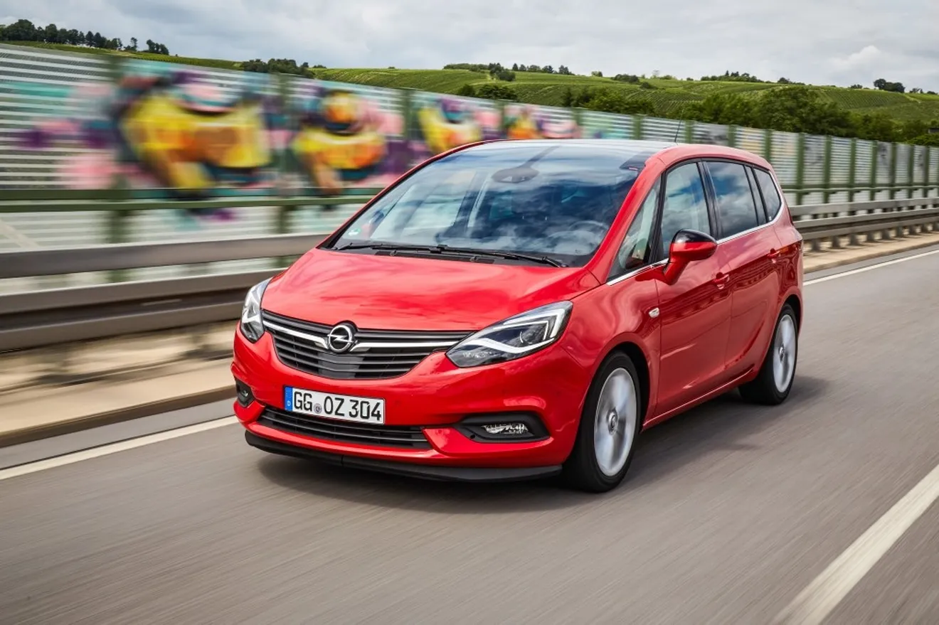 España - Enero 2017: El Opel Zafira da la sorpresa