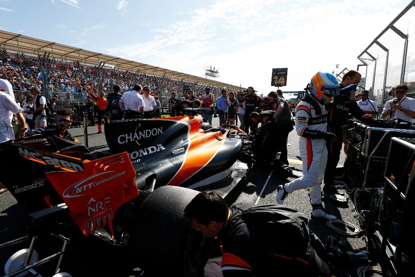 Los números dan la razón a Alonso: McLaren sólo gana a Sauber