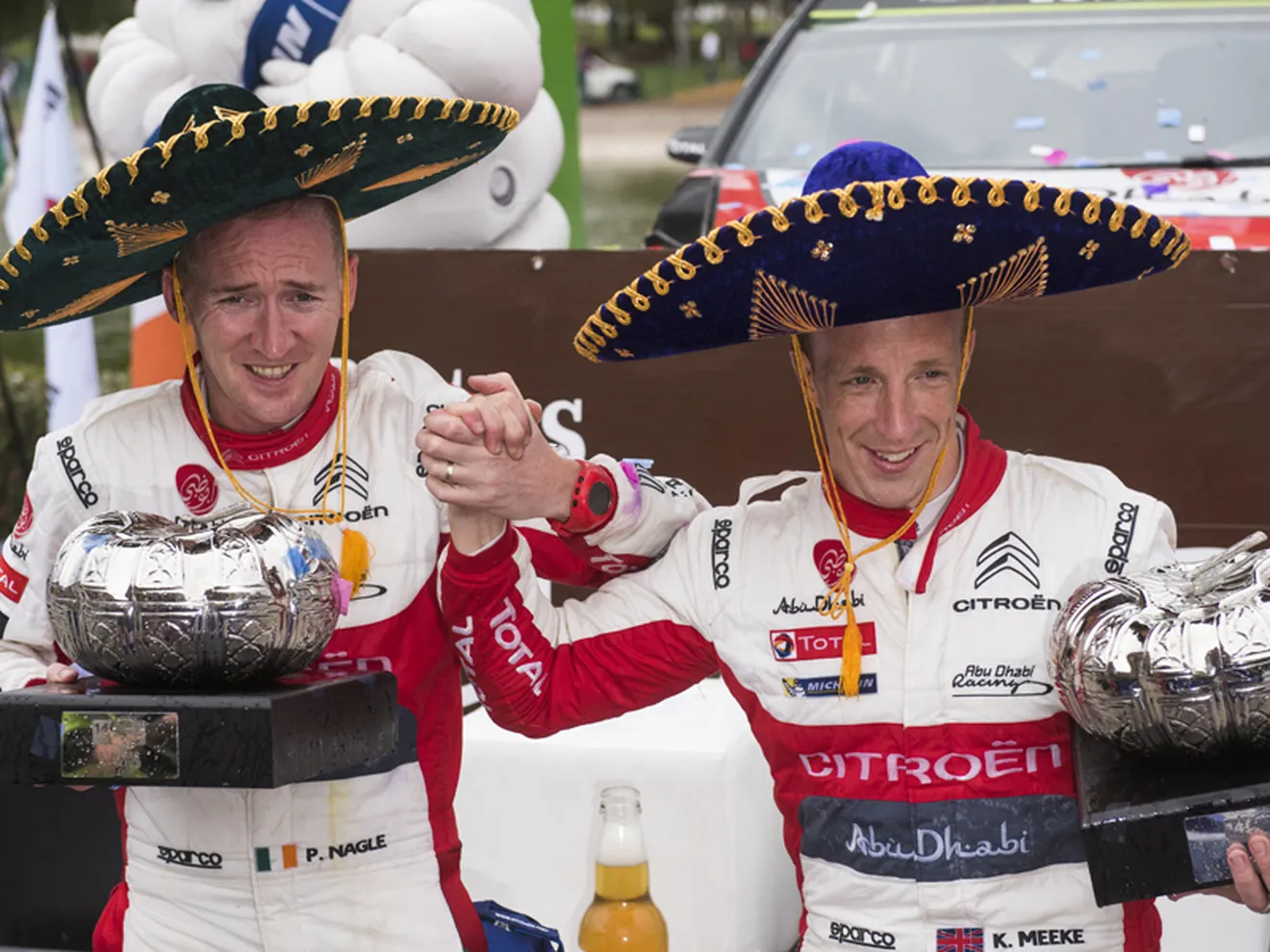 Meeke inventa la 'Gymkhana' para ganar el Rally de México