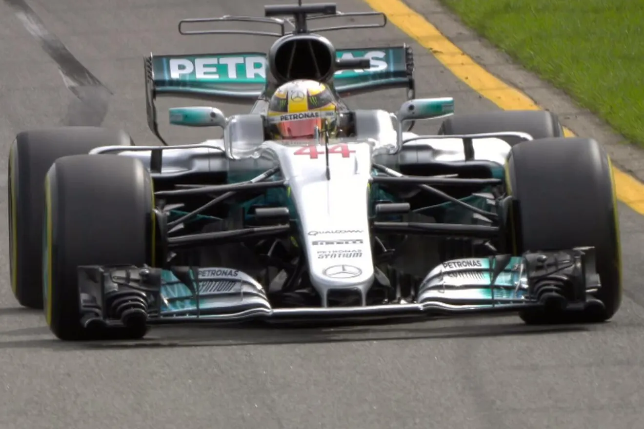 Lewis Hamilton comanda los primeros libres con tiempazo