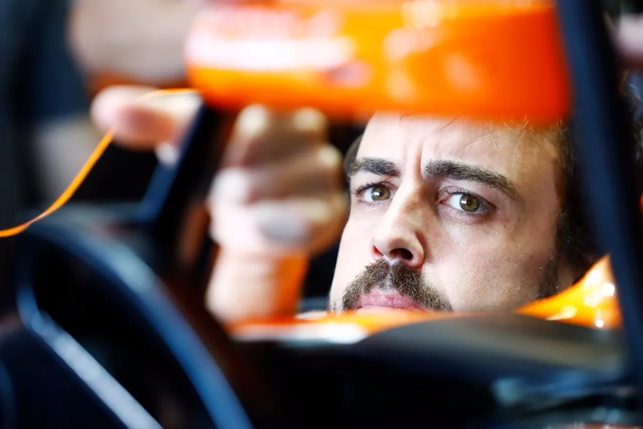 Alonso: "Es muy jugoso hablar de si McLaren-Honda va a estar último"