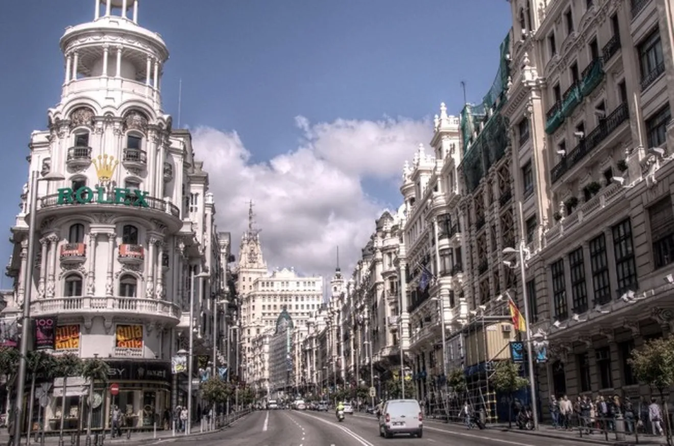 Madrid estudia ampliar el horario de la zona SER a las 24 horas