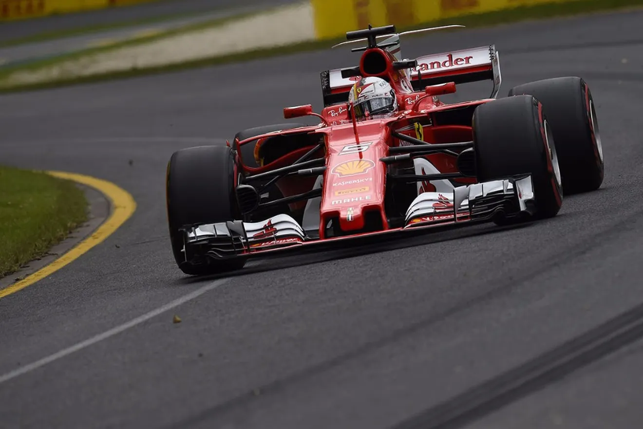 Vettel se impone a los Mercedes con récord