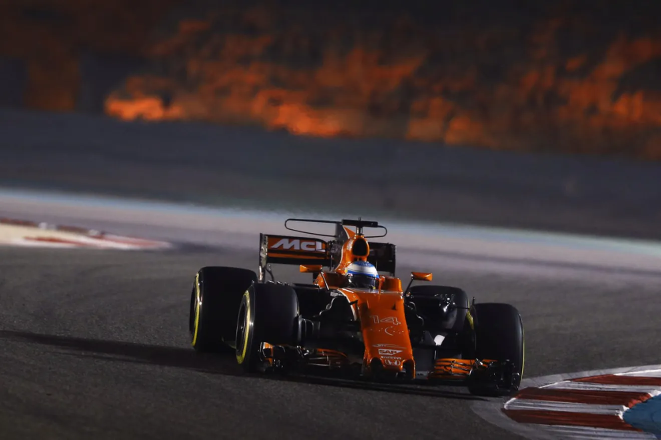 Alonso tras romper motor en Q2: "No haremos la carrera con toda la potencia"
