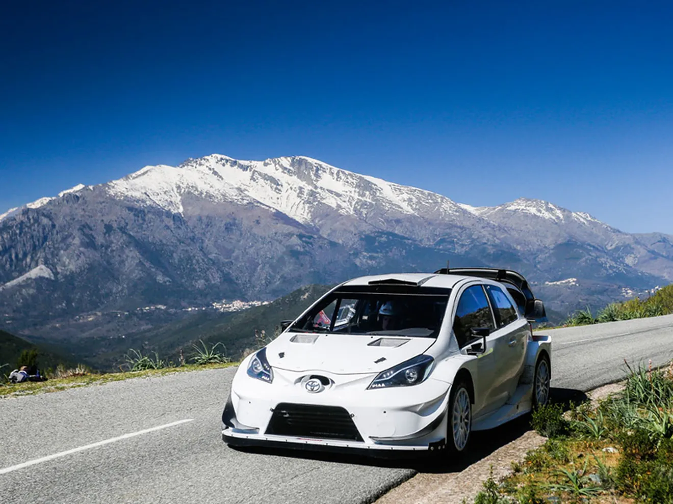 El Toyota Yaris WRC mide su nivel en el Tour de Corse