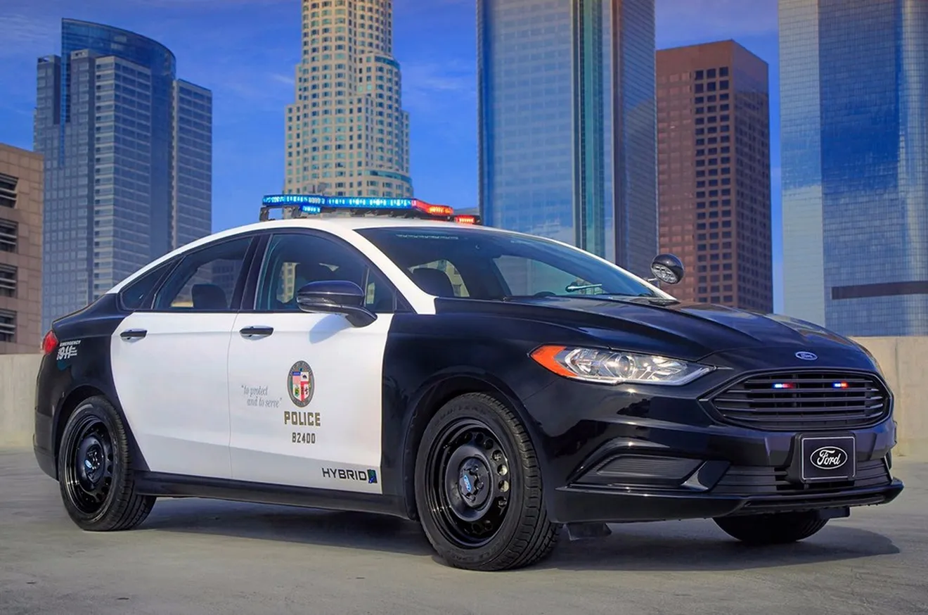 Ford «hibridiza» a la policía estadounidense con su nuevo vehículo policial