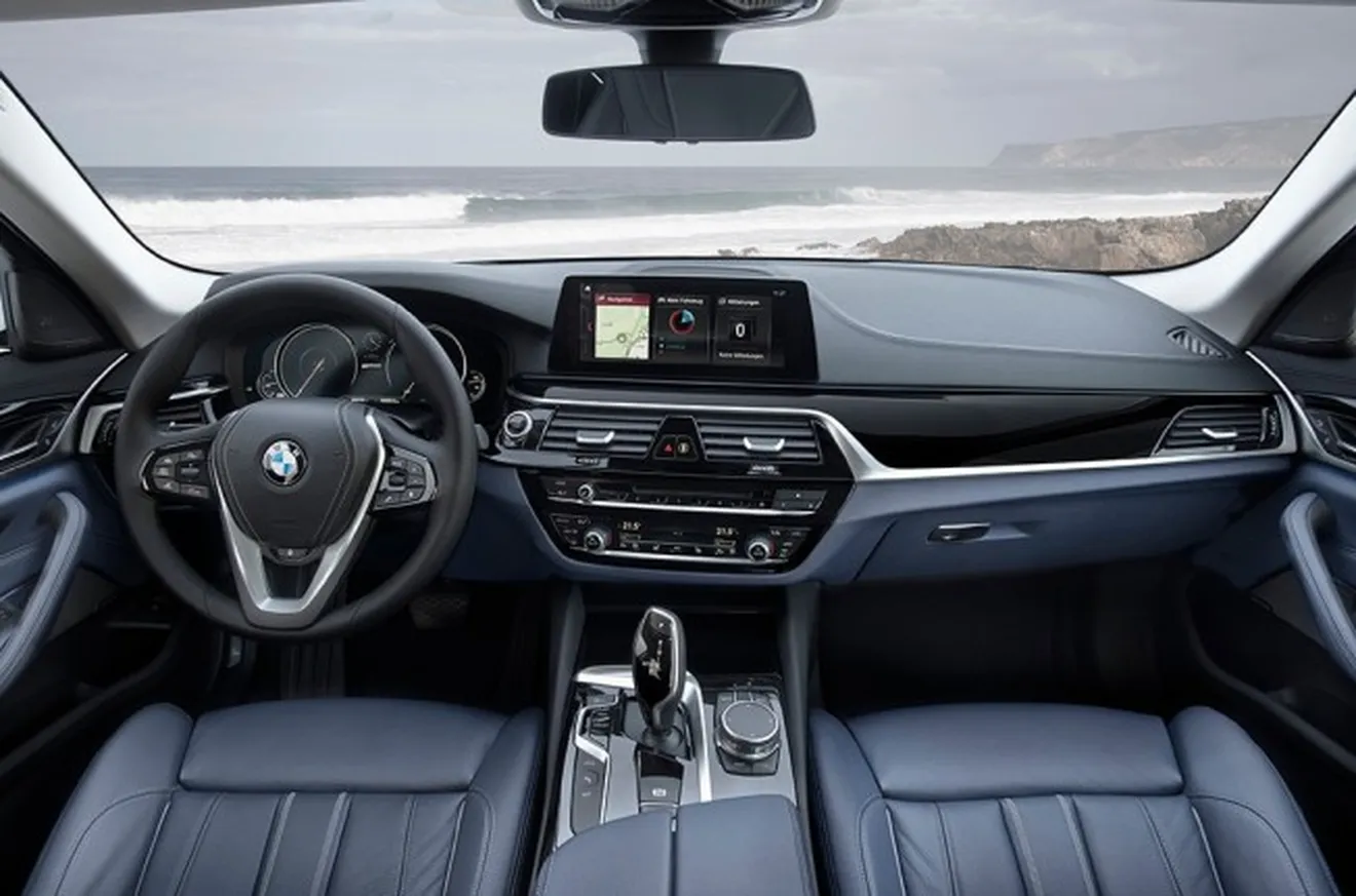 BMW 530e iPerformance - interior