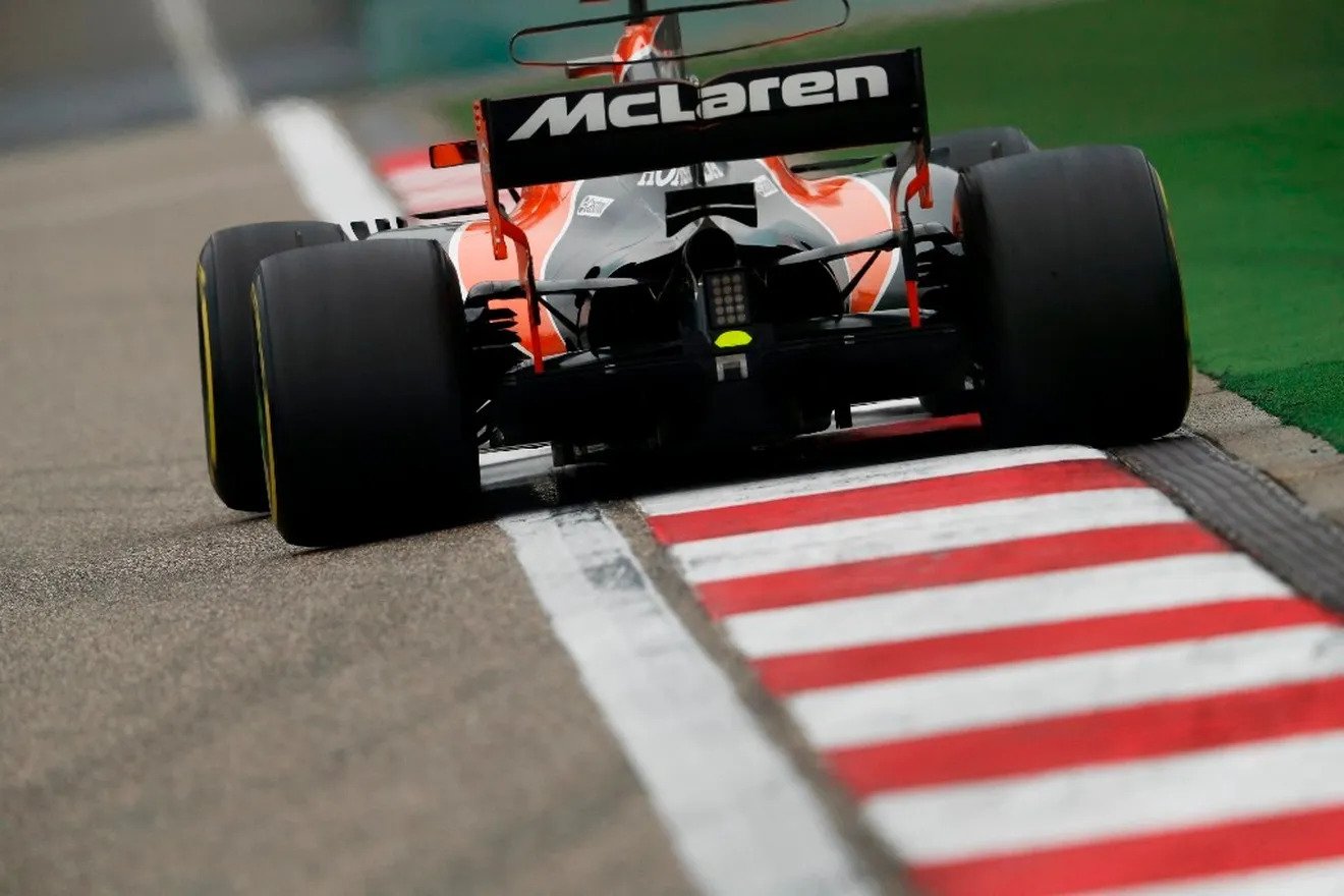 Vandoorne: "El McLaren es más rápido que el Williams en curva"
