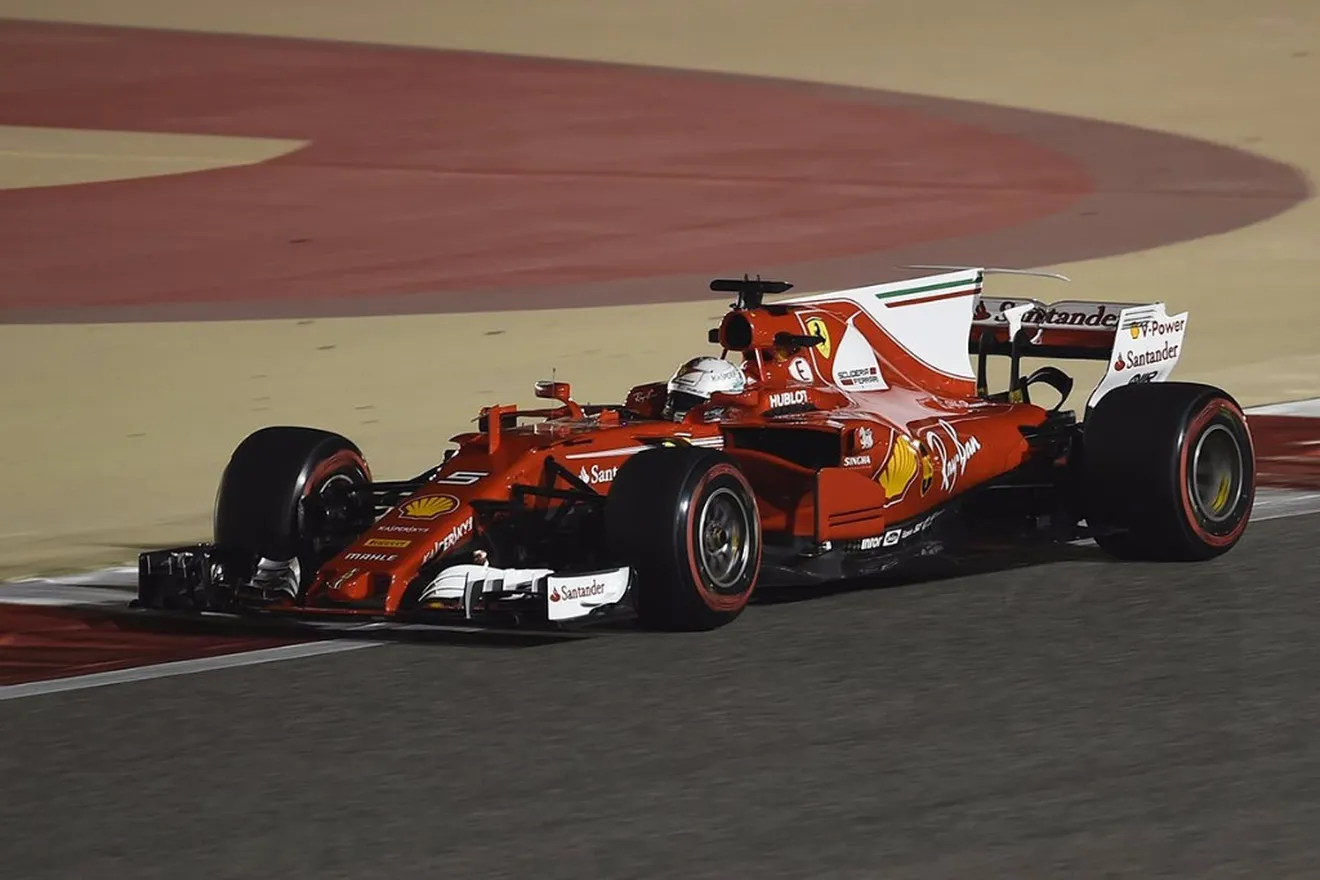 Vettel gana por la mano a un luchador Hamilton