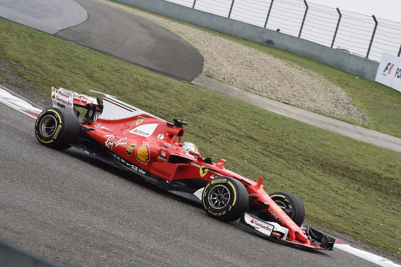 Vettel manda en los calurosos primeros libres
