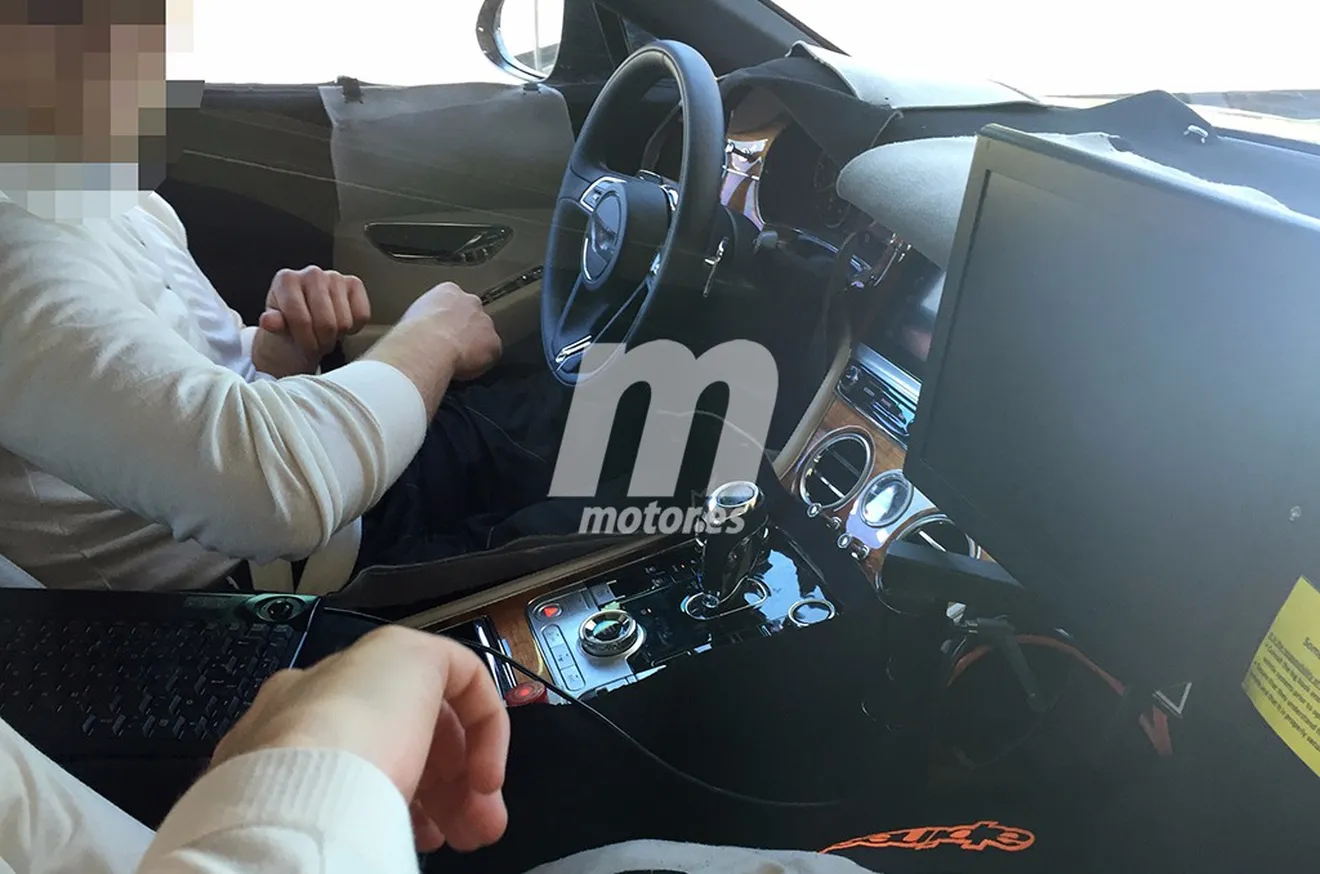 Bentley Continental GT 2018: el interior comienza a perder camuflaje