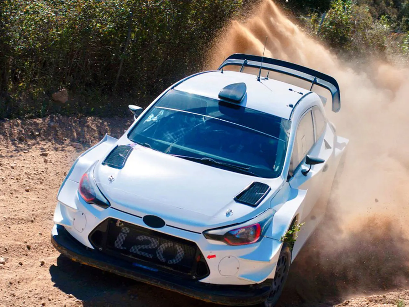 Hyundai Motorsport prepara el Rally de Italia en Gallura