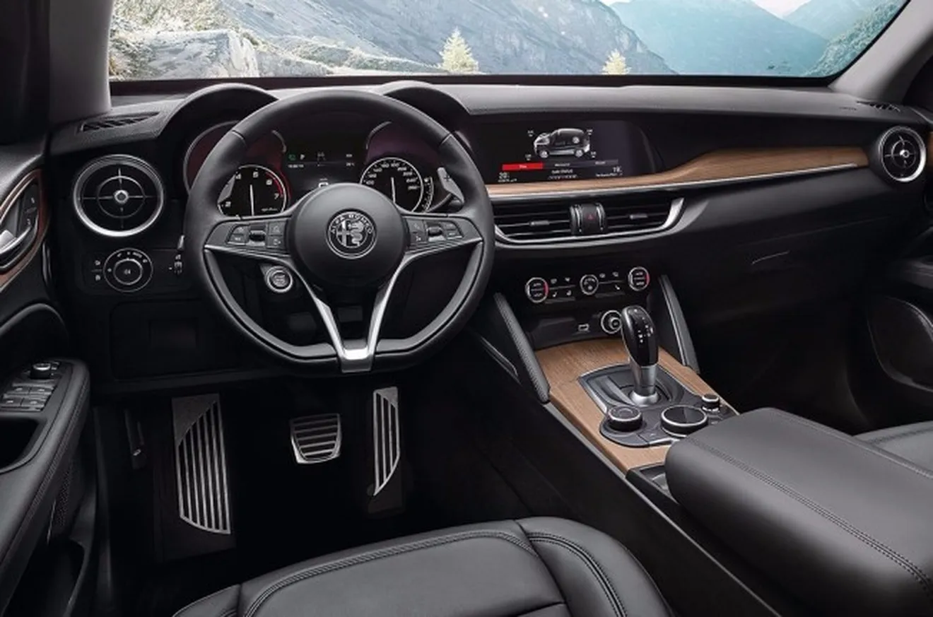 Alfa Romeo Stelvio - interior