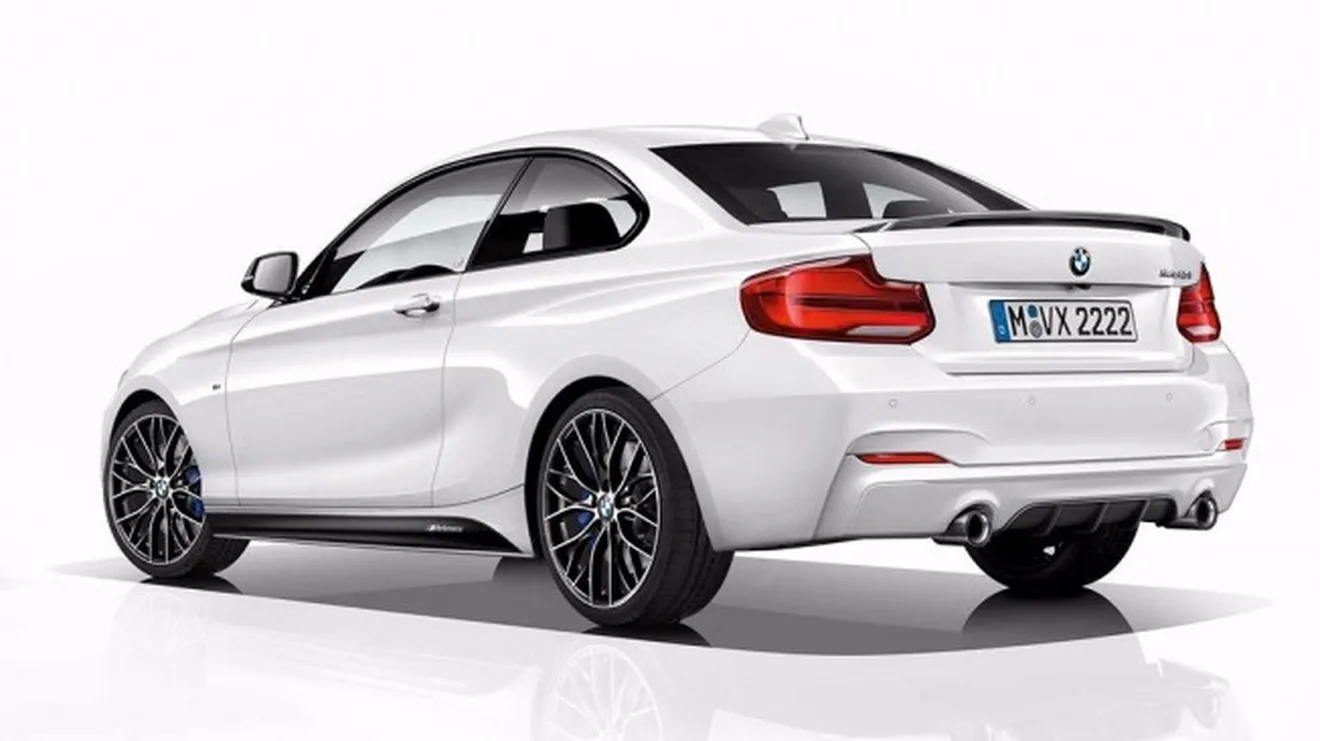 BMW M240i M Performance Edition - posterior